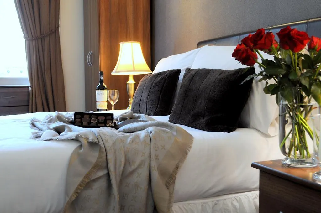 Queens Guest House Edinburgh 4*,