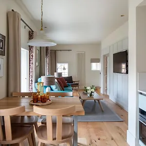 5* Aparthotel Cheval Abbey Apartments, At Holyrood